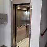 Alojamento de Acomodação e Pequeno-almoço Superior 4*